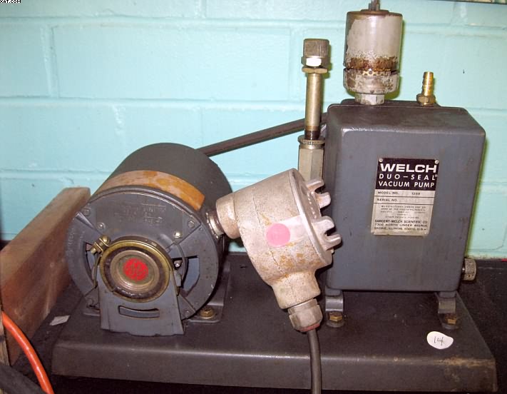 WELCH Duo-Seal Vacuum Pump, Model 1399,